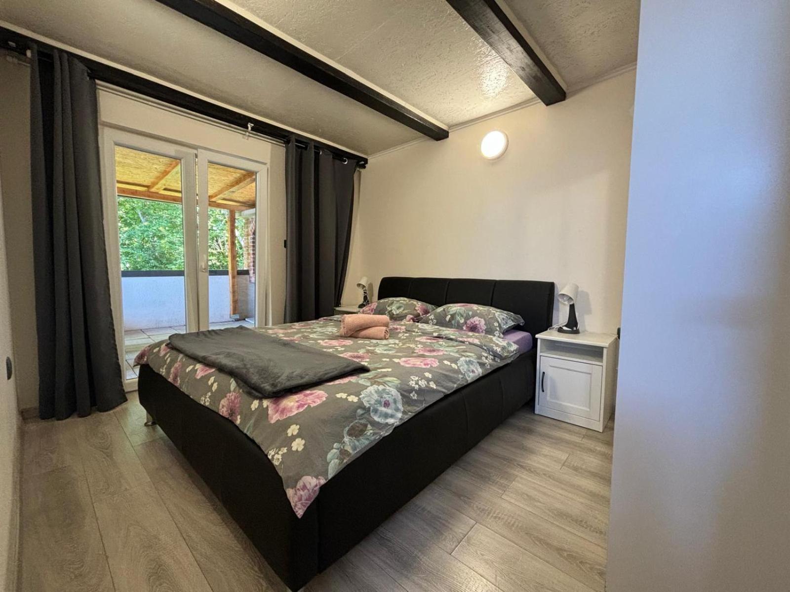 Apartmani Bosnjak Starigrad Paklenica Dış mekan fotoğraf