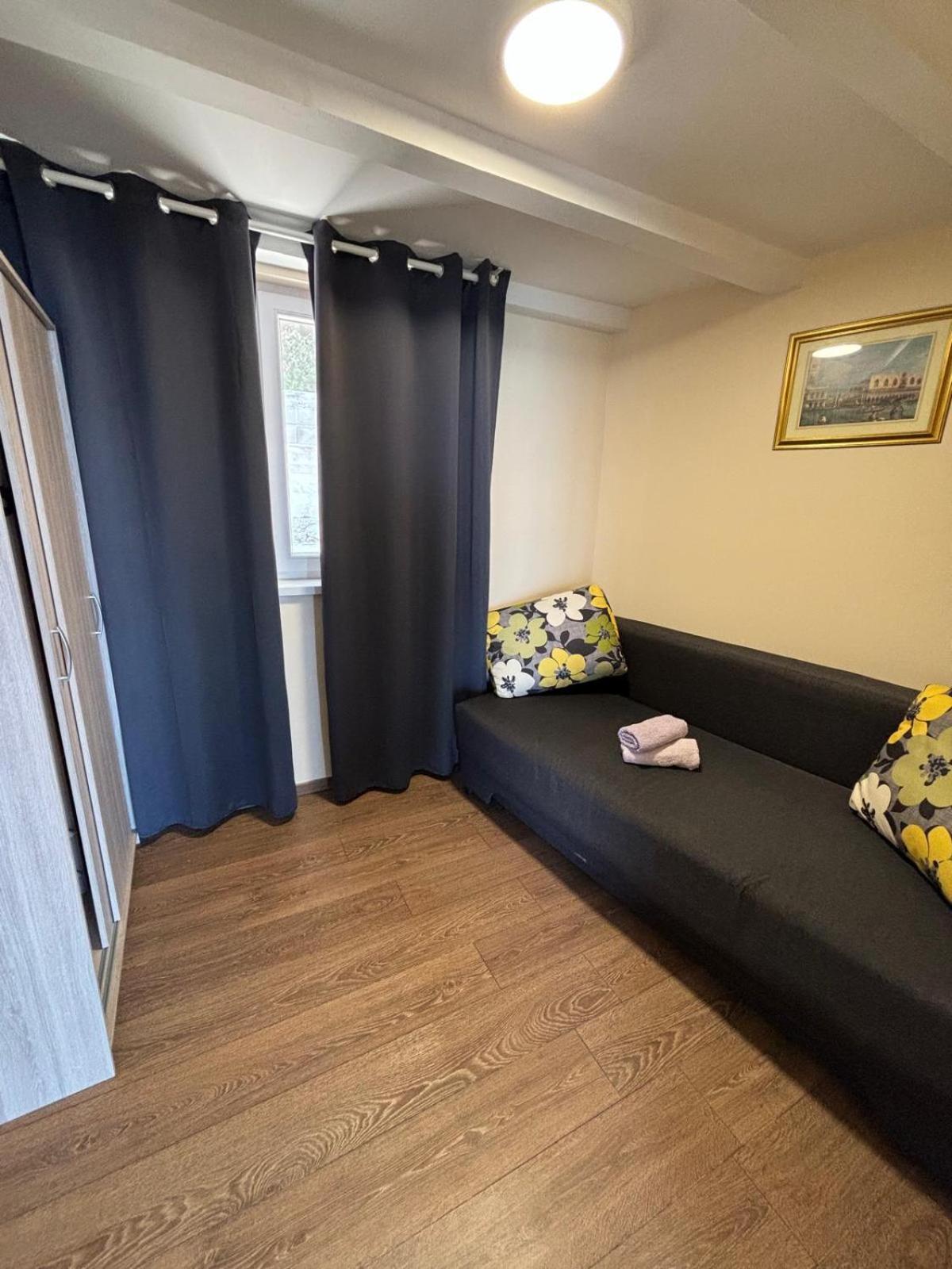 Apartmani Bosnjak Starigrad Paklenica Oda fotoğraf