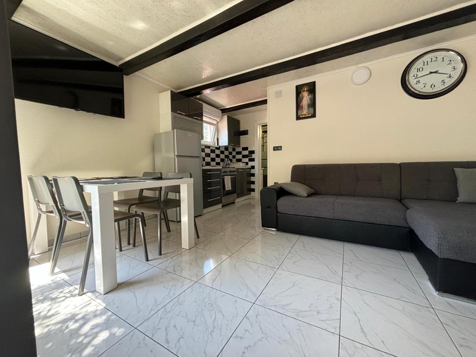 Apartmani Bosnjak Starigrad Paklenica Dış mekan fotoğraf